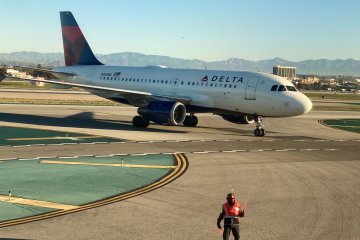 FAA: Awak Delta tidak beri peringatan soal buang bahan bakar di LA