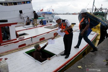 Sosialisasi penundaan pelayaran akibat cuaca buruk