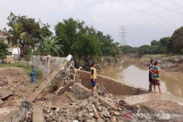 Bekasi segera perbaiki 89 tanggul rusak