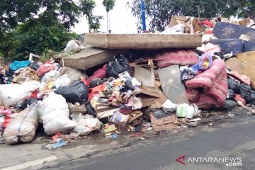Pascabanjir, terdeteksi 36 titik terparah sampah di Jakarta Barat