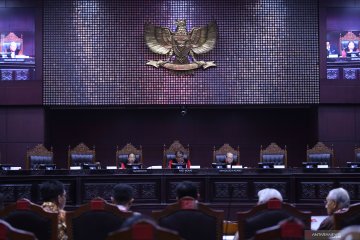 Hakim konstitusi soroti Agus Rahardjo dkk mengaku bagian eksekutif