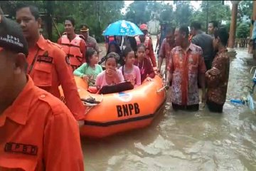 Ratusan rumah di Indramayu terendam banjir