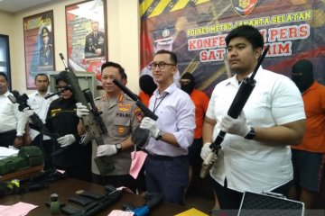 Polisi buru pemasok senjata api  pengemudi "Lamborghini Koboi"