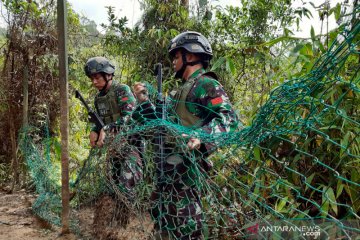 Patroli jalur tikus di perbatasan