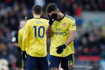 Aubameyang cetak gol kemudian dikartu merah, Arsenal diimbangi Palace