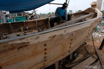 Industri pembuatan perahu nelayan