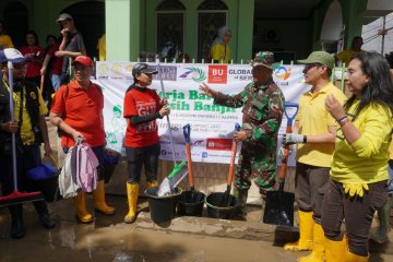 Alumni UI berikan bantuan penyintas banjir senilai Rp250 juta