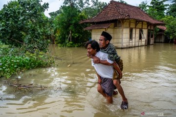 Banjir akibat tanggul sungai Tuntang jebol