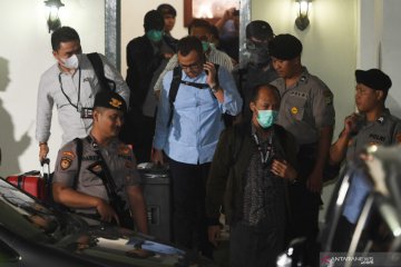 Selama 8 jam, KPK geledah ruangan Wahyu Setiawan