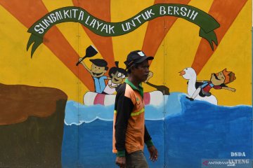 Mural bertema pelestarian sungai di Jakarta