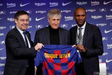 Quique Setien resmi diperkenalkan sebagai pelatih Barcelona