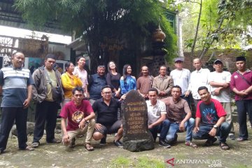 Lima Gunung dalam dongeng versus Keraton Agung Sejagat