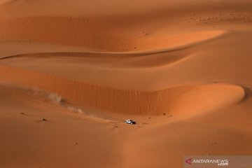 Serunya Reli Dakar di gurun pasir Arab Saudi