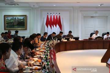 Presiden Jokowi minta "omnibus law" selesai sebelum 100 hari kerja