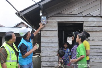 PLN Kalbar gandeng mitra bantu listriki 81 rumah warga kurang mampu