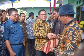 685 nelayan Bekasi terima surat tanda kapal