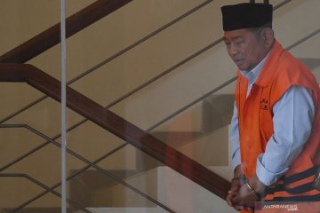 Bupati Sidoarjo Saiful Ilah jalani pemeriksaan di Gedung KPK
