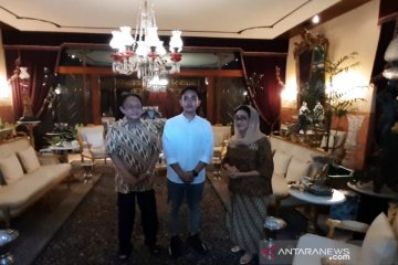 Gibran blusukan ke Batik Danar Hadi Solo