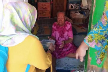 Jumat Peduli, Srikandi Jakarta Utara bagikan nasi bungkus gratis