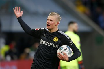 Hattrick sinari debut Haaland saat Dortmund bungkam Augsburg 5-3
