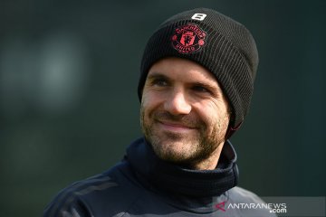 Mata ajak MU tak silau oleh sukses Liverpool