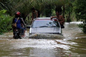 Banjir luapan sungai Meureuboe di Aceh Barat