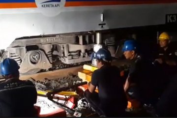 Kereta Tawang Jaya dievakuasi ke Stasiun Pasar Senen