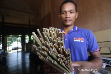 Perajin Amuntai produksi sedotan nonplastik penuhi permintaan Belanda