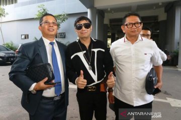 Keluarga Cendana dan Aji Notonegoro hadiri pemeriksaan kasus "MeMiles"