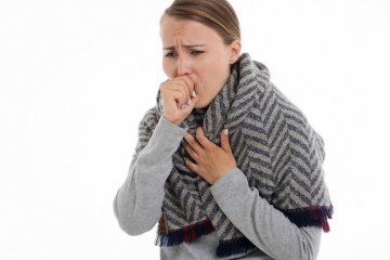 Apa bedanya gejala virus corona dengan batuk dan pilek biasa?