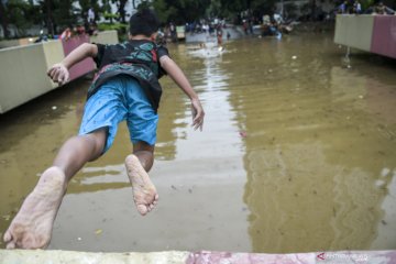 Hujan disertai petir diprediksi terjadi di Jaksel dan Jaktim