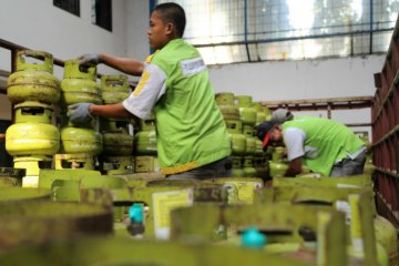 Pertamina tambah penyaluran  421.000 tabung elpiji 3 kg di libur Imlek