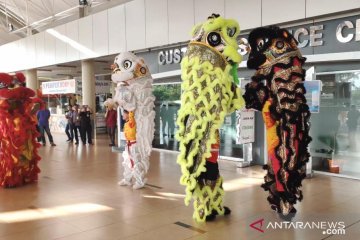 Barongsai meriahkan libur Imlek di Bandara Jambi