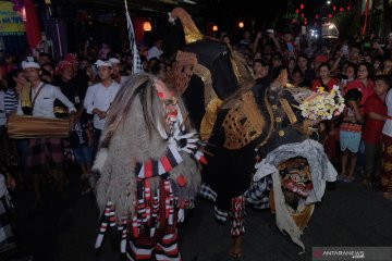 Parade budaya perayaan Tahun Baru Imlek di Bali