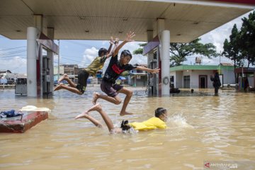 Banjir rendam Bandung Selatan, begini penampakannya