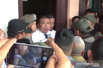 Klaim masih Dirut PD Pasar, Rusdi Sinuraya bentrok dengan Satpol PP