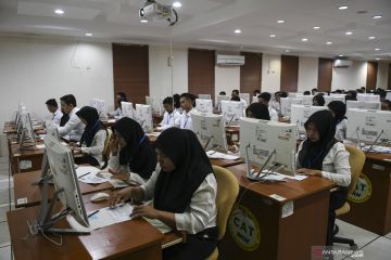 Ekspresi Peserta Tes CPNS Di Palembang