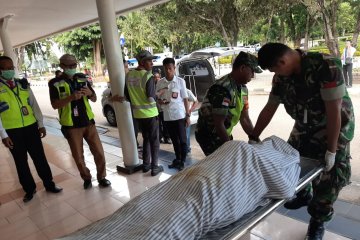 Penumpang pesawat meninggal tiba-tiba di bandara El Tari