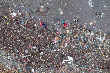 Sampah cemari pantai Padang