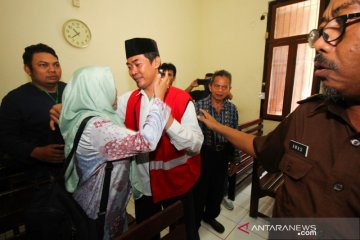 Sidang putusan terdakwa Syamsul Arifin