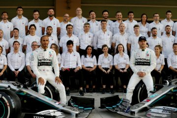 Bos Daimler bantah spekulasi Mercedes hengkang dari F1