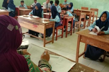 ACT salurkan biaya hidup guru prasejahtera di Sampang