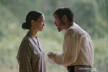 Atiqah Hasiholan di balik layar film "Rajah"