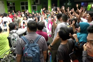 Ibu negara kunjungi lokasi banjir di Tangerang