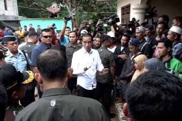 Jokowi tinjau warga terdampak banjir bandang di Bogor