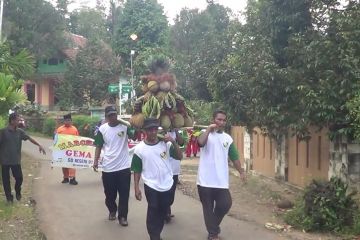 Saat petani durian Pekalongan kirab syukur karena hasil melimpah