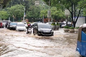 Hujan lebat, Jl H. Agus Salim Jakpus tergenang air 30 cm