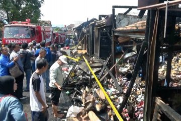 Pasar penampungan di Sukabumi kebakaran