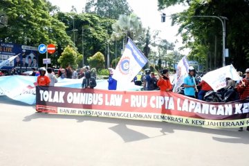 Aksi buruh Banten tolak RUU Omnibus Law