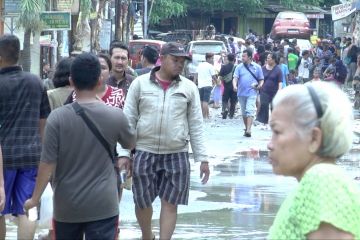 Warga Bekasi: Banjir sudah langganan, tapi ini yang terparah